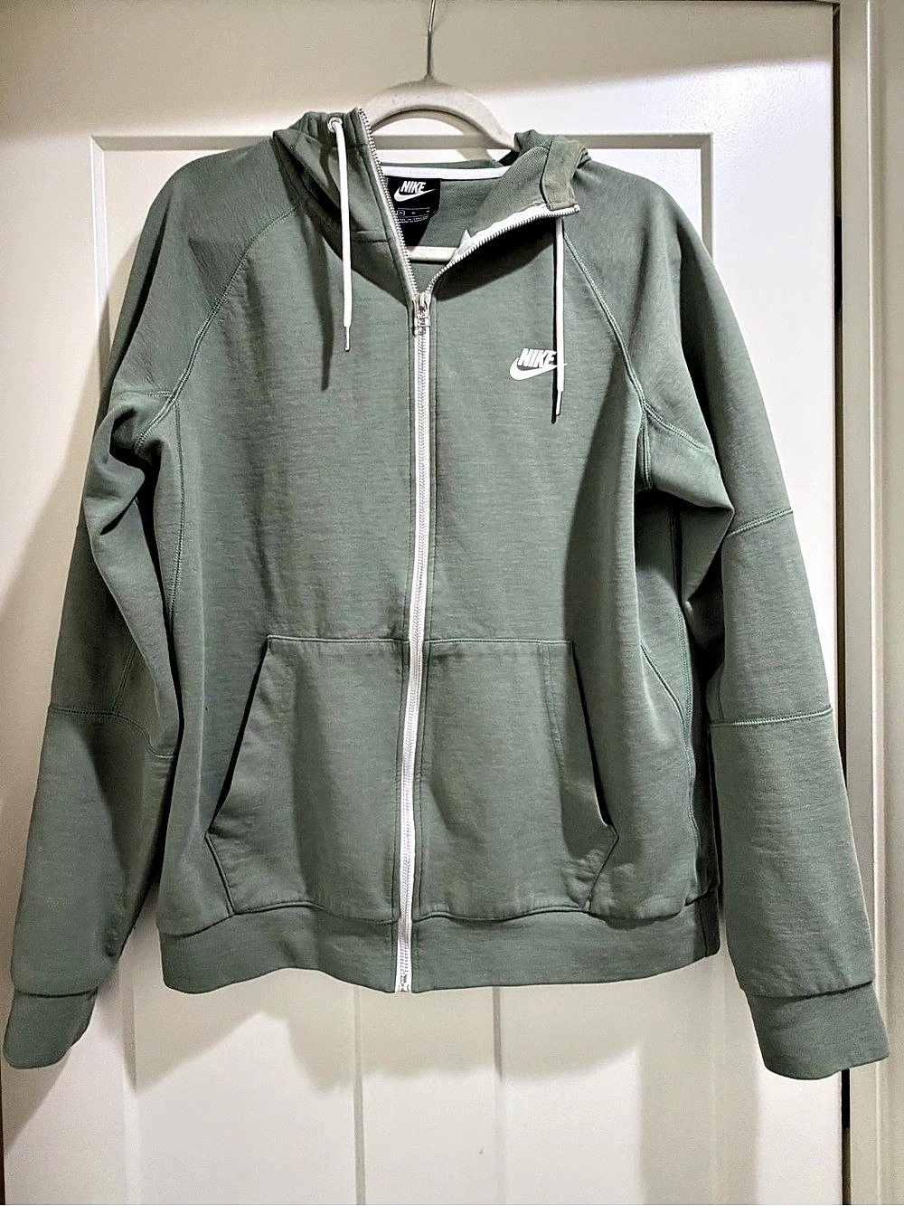 Nike Sportswear Full-Zip Hoodie — Size M 💚